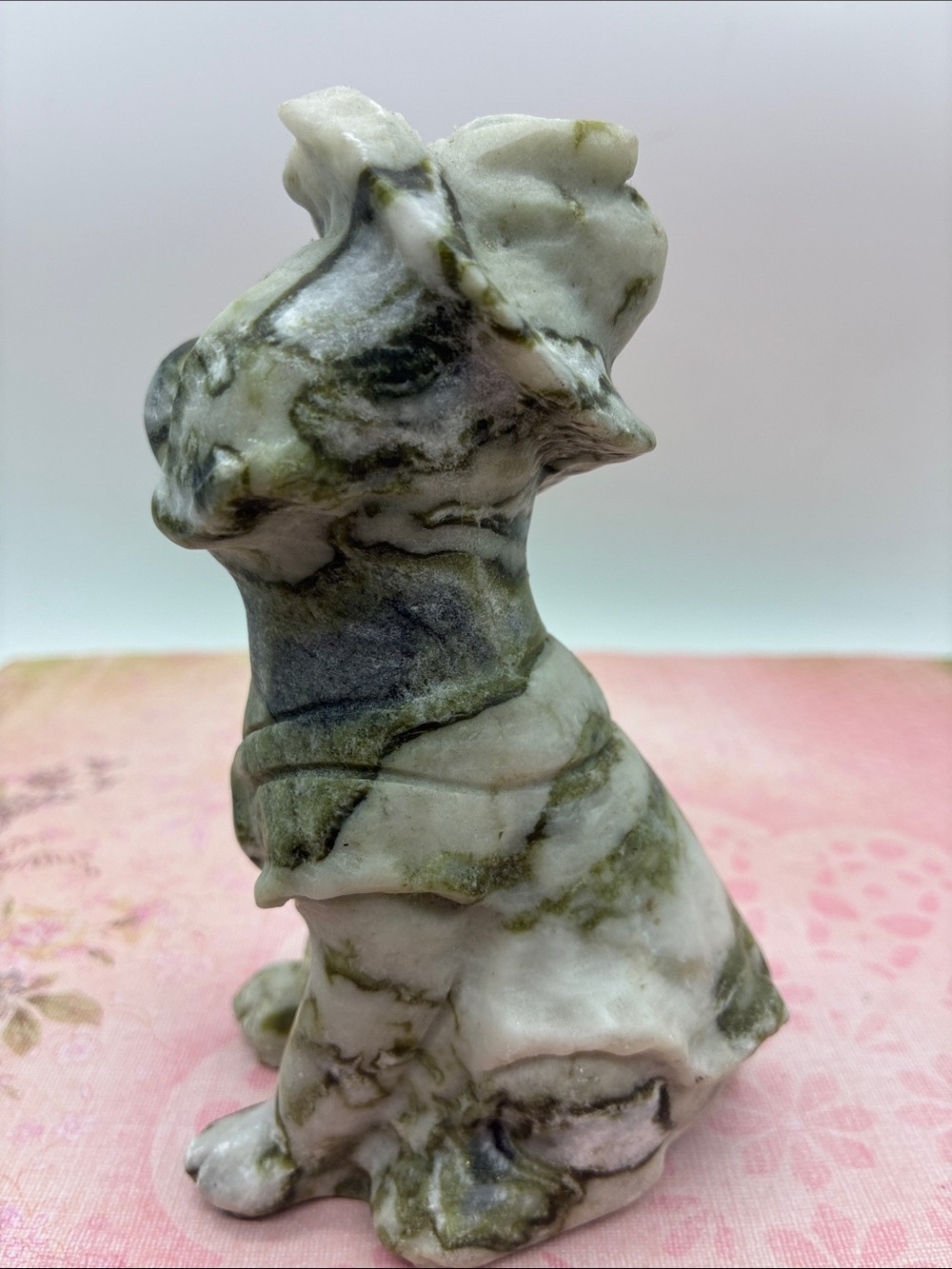 Marbled Green and White Jade Sitting Dog Figurine Rock - Picture 4 of 5